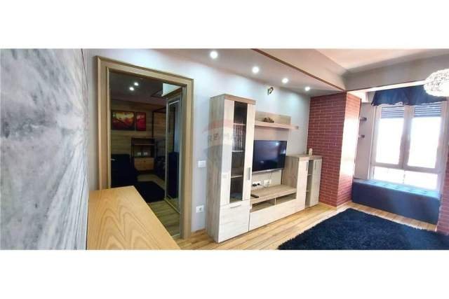 Tirane, jepet me qera apartament 94 m² 800 Euro (myslym shyri)