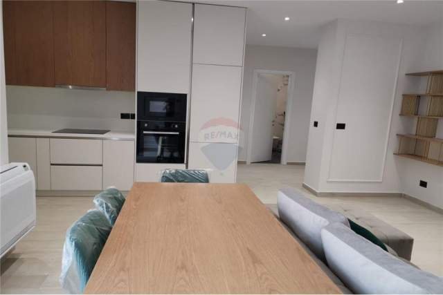 Tirane, jepet me qera apartament 1+1 75 m² 800 Euro (TEGU)