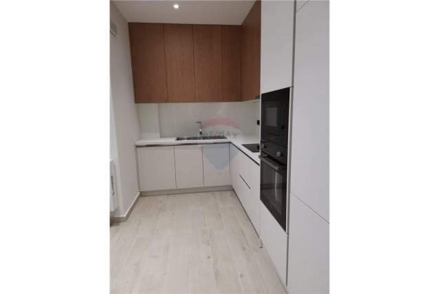 Tirane, jepet me qera apartament 1+1 75 m² 800 Euro (TEGU)