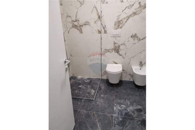 Tirane, jepet me qera apartament 1+1 75 m² 800 Euro (TEGU)
