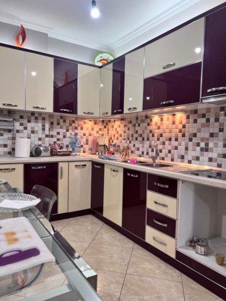 Tirane, shes apartament 2+1 Kati 3, 102 m² 102.000 Euro (Kthesa e Kmzes,Spitali Hygea)