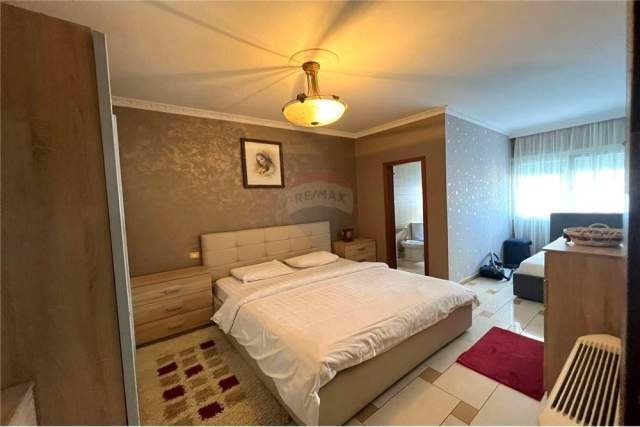 Tirane, jepet me qera apartament 70 m² 550 Euro (PAZARI IRI)