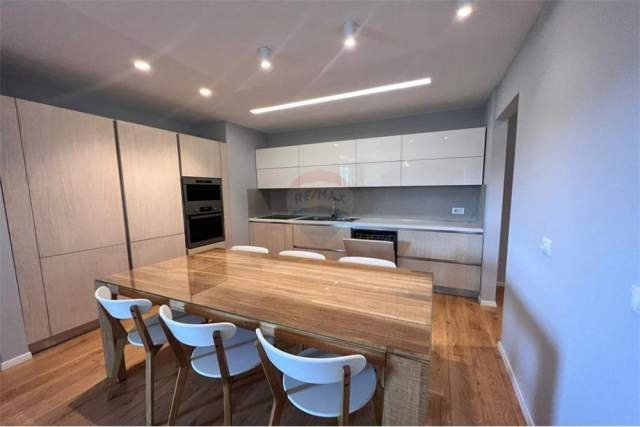 Tirane, jepet me qera apartament 139 m² 2.000 Euro (AMBASADOR 3)