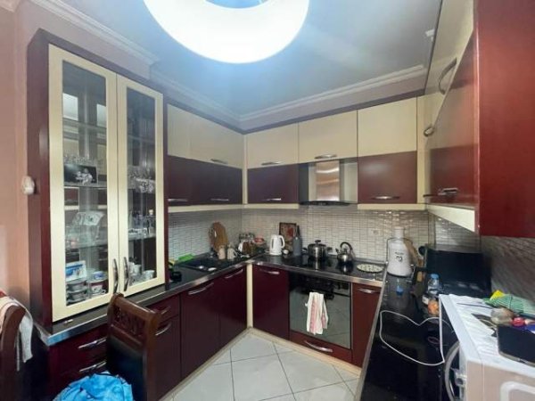 Tirane, jepet me qera apartament 2+1 Kati 7, 100 m² 400 Euro (Astir)
