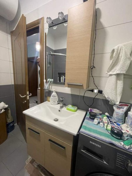Tirane, jepet me qera apartament 2+1 Kati 7, 100 m² 400 Euro (Astir)