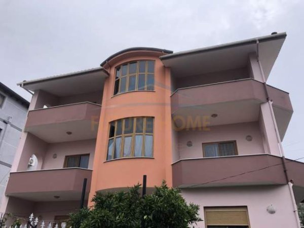 Durres, ofert shtepi 3 Katshe Kati 3, 359 m² 250.000 Euro (Tregu industrial)