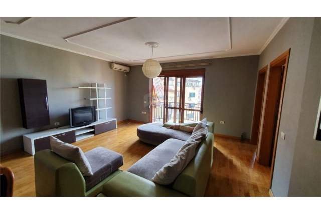 Tirane, jepet me qera apartament 2+1 117 m² 500 Euro (rruga elbasanit)