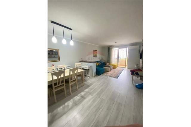 Tirane, jepet me qera apartament 110 m² 550 Euro (LIQENI I THATE)