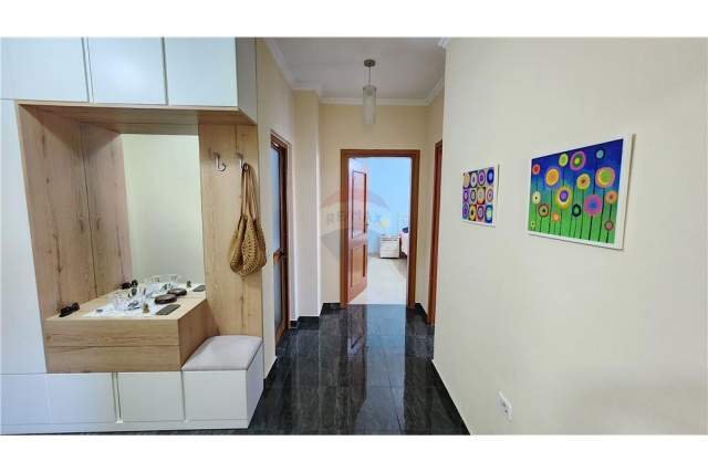 Tirane, jepet me qera 2+1 106 m² 600 Euro (DON BOSKO)