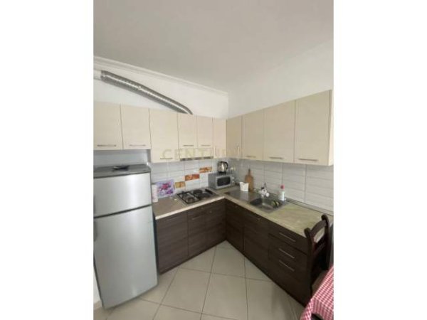 Durres, jepet me qera apartament 2+1+BLK Kati 2, 105 m² 300 Euro (prane Rrotes se Kuqe, Durres, Plazh)