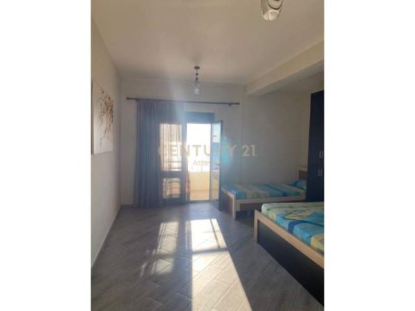 Durres, jepet me qera 1+1+BLK Kati 2, 50 m² 200 Euro (Plazh Hekurudha)