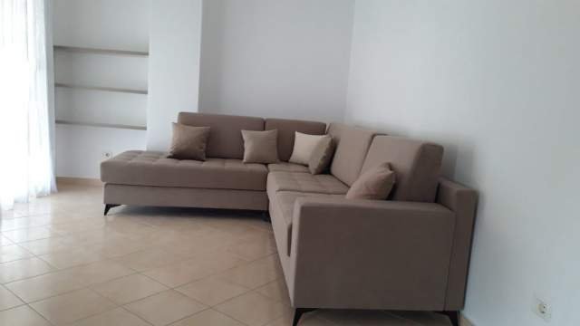 Tirane, jap me qera apartament 2+1+A+BLK Kati 5, 90 m² 650 Euro (GJIMNAZI PARTIZANI)