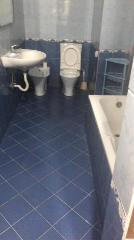 Tirane, jepet me qera apartament 2+1+BLK Kati 10, 94 m² 450 Euro (rruga Kavajes)