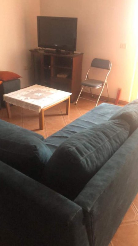 Tirane, jepet me qera apartament 2+1+BLK Kati 10, 94 m² 450 Euro (rruga Kavajes)