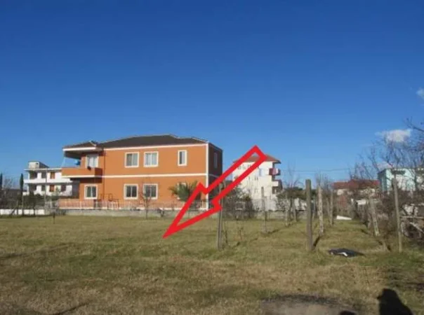 Tirane, Kamez Shitet Toke Are 1.400 m², Cmimi Fillestar 2.352.000 Leke