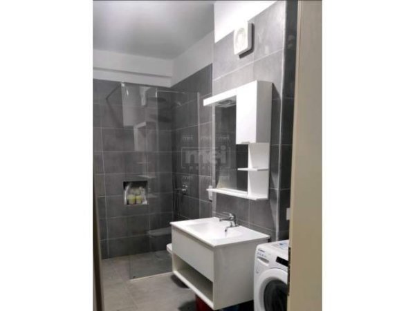 Tirane, jepet me qera apartament 1+1+BLK 78 m² 400 Euro (Fusha e Aviacionit)