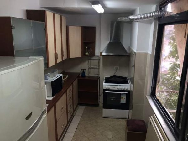 Tirane, jepet me qera apartament 2+1+BLK Kati 4, 75 m² 450 Euro (Pazari i Ri)