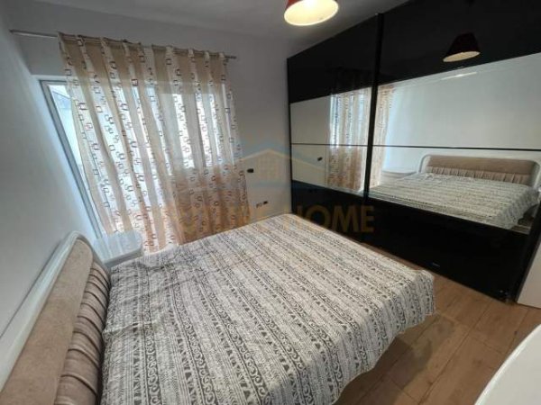 Tirane, jepet me qera apartament 2+1+BLK Kati 3, 95 m² 550 Euro (Komuna e Parisit, Lulishtja)