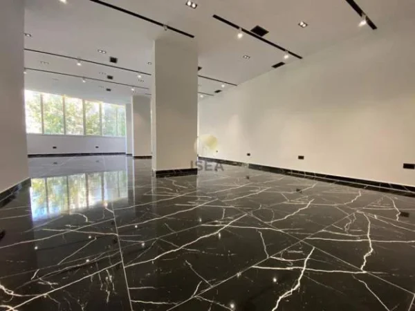 Tirane, jepet me qera zyre Kati 2, 117 m² 2000 Euro (në zonën e Don Boskos, pranë Viva Market)