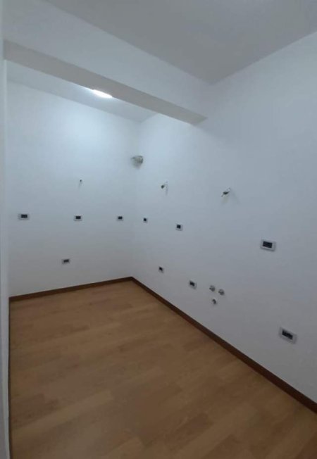 Tirane, shitet apartament 2+1+BLK Kati 7, 116 m² 1.750 Euro/m2 (kavajes)