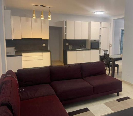 Tirane, jepet me qera apartament 2+1+BLK Kati 3, 120 m² 550 Euro (kinostudio)