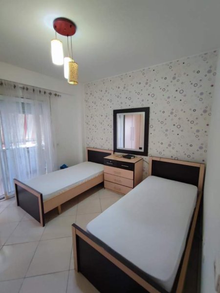 Tirane, jepet me qera apartament 2+1+BLK Kati 5, 91 m² 650 Euro (tefta tashko koco)