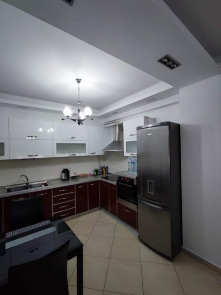 Tirane, jepet me qera apartament 2+1+BLK Kati 5, 91 m² 650 Euro (pazari i ri)