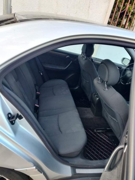 Tirane, shes makine Mercedes-Benz C220 CDI Avantgarde Viti 2001, 4.000 Euro