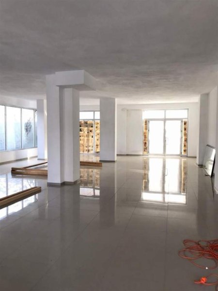 Tirane, jepet me qera Kati 0, 360 m² 3.000 Euro (Mihal Grameno)