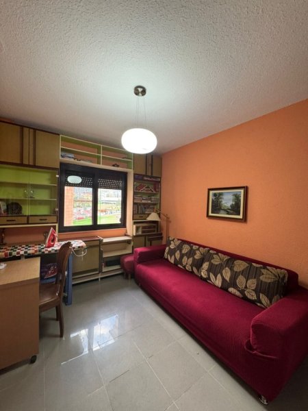Tirane, jepet me qera apartament 2+1+Ballkon Kati 3, 98 m² 650 € (Parku Olimpik)