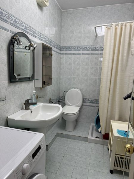 Tirane, jepet me qera apartament 2+1+Ballkon Kati 3, 98 m² 650 € (Parku Olimpik)
