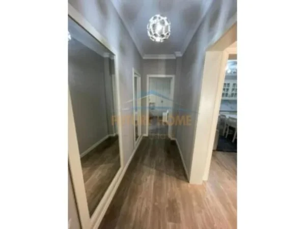 Tirane, jepet me qera apartament 2+1 Kati 2, 150 m² 