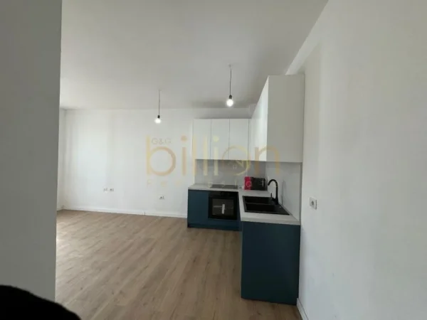Tirane, jepet me qera apartament 3+1+Ballkon Kati 9, 104 m² 700 € (Laprake, Tirane)
