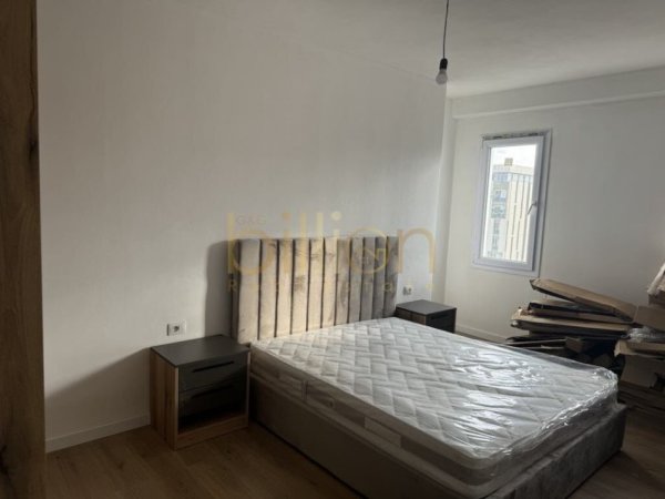 Tirane, jepet me qera apartament 3+1+Ballkon Kati 9, 104 m² 700 € (Laprake, Tirane)