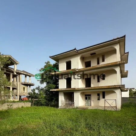 Tirane, shes shtepi 3 Katshe Kati 3, 360 m² 190.000 € (Rruga Picar Vore)