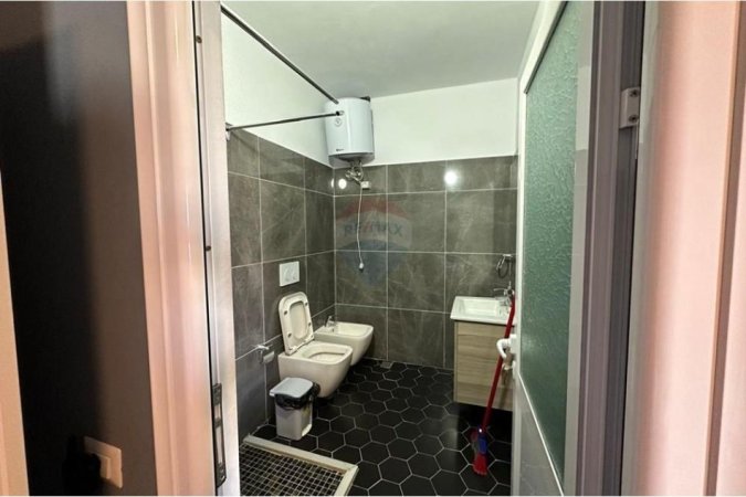 Durres, shitet apartament 4+1 Kati 3, 170 m² (Plazh)