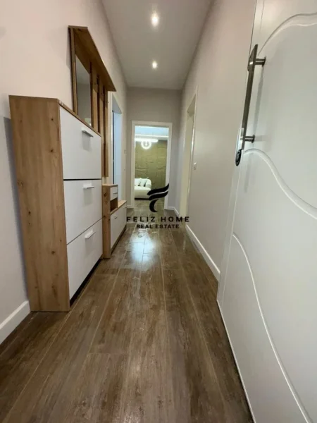 Tirane, jepet me qera apartament 1+1 Kati 1, 84 m² 750 € (KODRA E DIELLIT)
