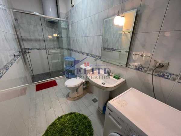 Tirane, jepet me qera apartament 2+1+Ballkon Kati 3, 113 m² 700 € (Rruga e Elbasanit)