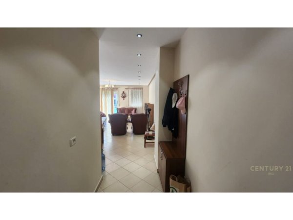 Tirane, shitet apartament 2+1 Kati 3, 122 m² 140.000 € (fresk)