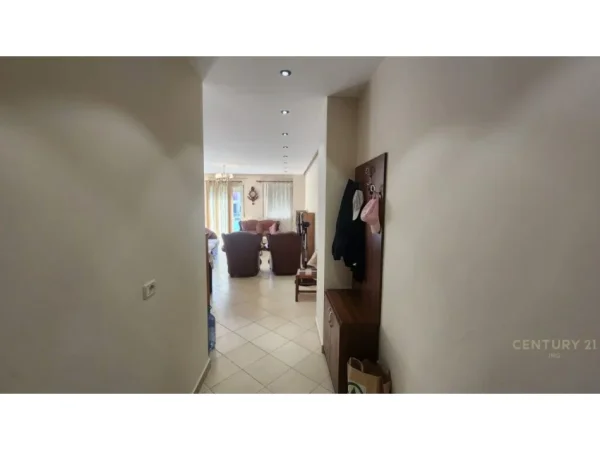 Tirane, shitet apartament 2+1 Kati 3, 122 m² 140.000 € (fresk)