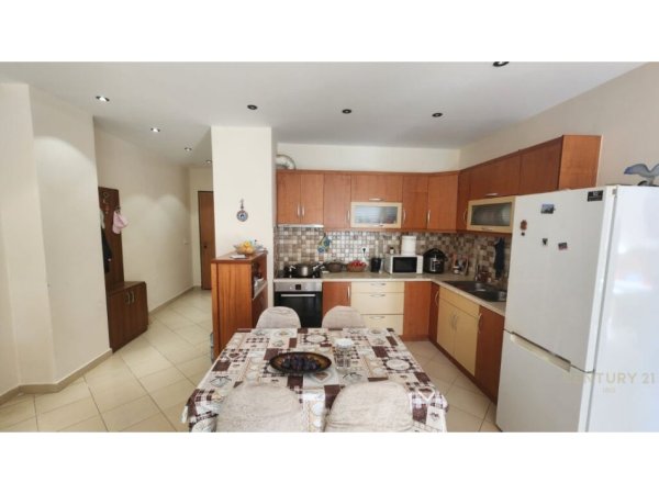 Tirane, shitet apartament 2+1 Kati 3, 122 m² 140.000 € (fresk)