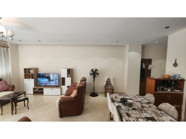 Tirane, shitet apartament 2+1 Kati 3, 122 m² 140.000 € (fresk)