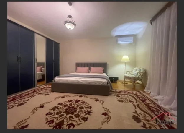Tirane, jepet me qera Vile 3+1 Kati 2, 204 m² 1.000 € (Rruga Pjeter Budi)