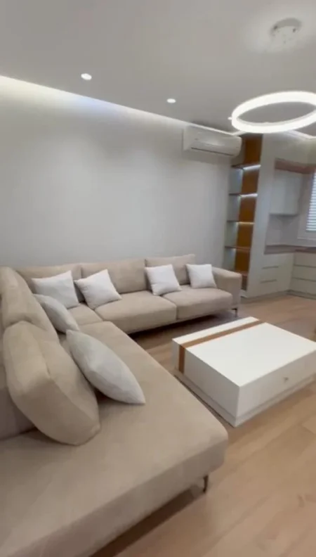 Tirane, jepet me qera apartament 2+1+Aneks+Ballkon Kati 7, 79 m² 700 € (Astir)