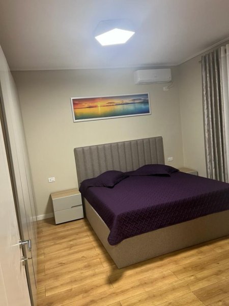 Tirane, jepet me qera apartament 2+1 Kati 1, 100 m² 700 € (Laprake)