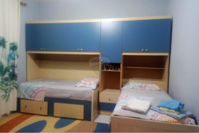 Tirane, jepet me qera Vile 2+1 Kati 2, 130 m² 600 € (Kodra e priftit)