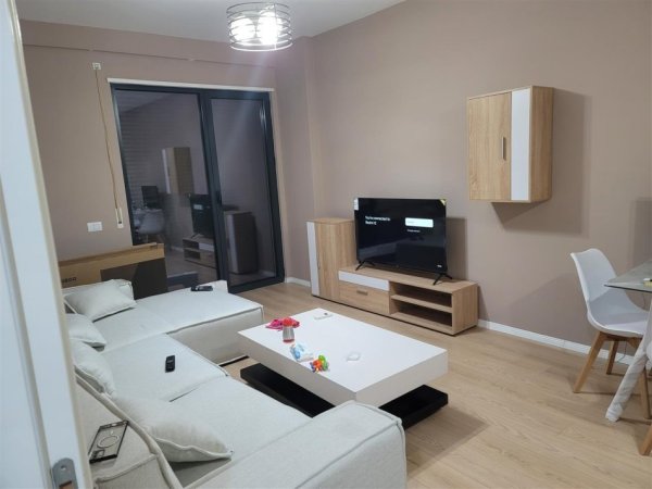 Tirane, jepet me qera apartament 1+1+Ballkon Kati 3, 70 m² 500 € (asl 2)