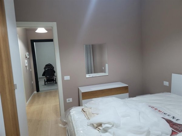 Tirane, jepet me qera apartament 1+1+Ballkon Kati 3, 70 m² 500 € (asl 2)