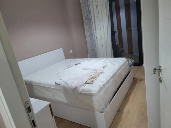 Tirane, jepet me qera apartament 1+1+Ballkon Kati 3, 70 m² 500 € (asl 2)