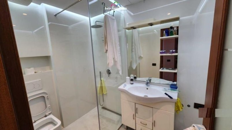 Tirane, jepet me qera Vile 2+1 Kati 3, 100 m² 700 € (myslym shyri)